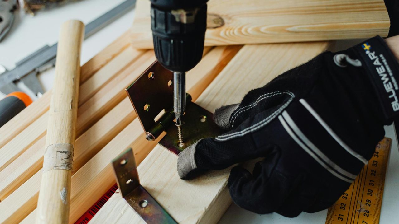 How to Use a Wood Router From Basics to Advanced Technique